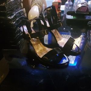 AUTOGRAPHED Diane Von Furstenberg Dahlia Heels